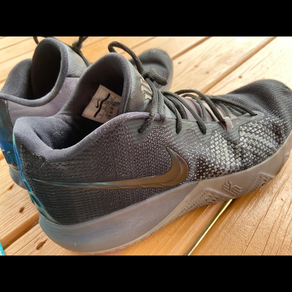 Nike Kyrie Flytrap - Picture 4 of 4